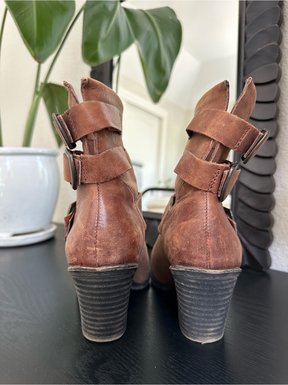 Lucky Brand Tommie Cognac Brown Distressed Leather Ankle Boots - Picture 3 of 4